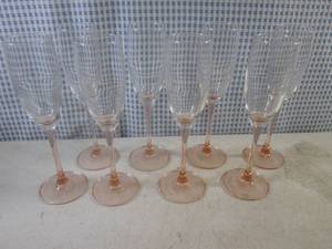 lot 43 image: (CS) Set of 8 Luminarc France Glass PeachPink Stem Champagne Glasses 8 58 Tall