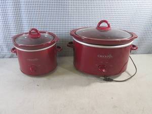 lot 45 image: (F-0) 2 Crock-Pot Slow Cookers...