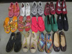 lot 56 image: (F-3) Assorted Shoes Most Size 9 Give or Take A Size