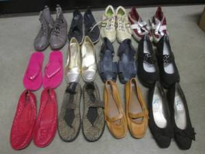 lot 57 image: (F-1) Assorted Shoes Most Size 9 Give or Take A Size