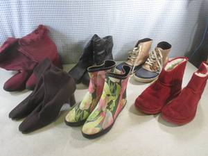 lot 58 image: (F-2) Assorted Boots Most Size 9 Give or Take A Size