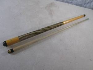 lot 81 image: (H-2) 2pc Pool Cue 20oz...