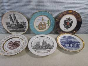 lot 105 image: (CS) Assorted Collector Plates...