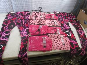 lot 129 image: (BS) Assorted Clothes New with Tags...