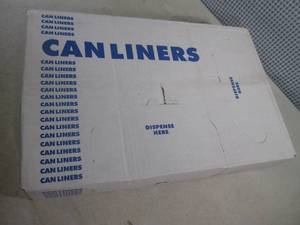 lot 202 image: (BR3) Box of 250 Can Liners 33 Gallon 33 x 39 Clear 0.65 Mil