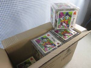 lot 210 image: (BR3) Case of 6 Disney Donald and Daisy Duck 850pc Puzzles