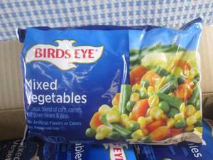 lot 223 image: (FRZ) Case of 12 Bags Frozen Birds Eye Mixed Vegetables 1 Pound Bags Past Date