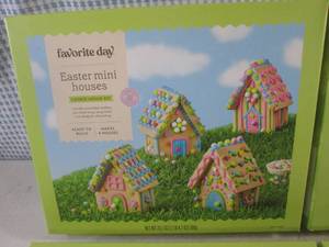 lot 234 image: (F-0) 4 Easter Mini Houses Cookie House Kits Past Date