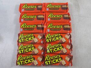 lot 295 image: (B-1) 6 Reeses Peanut Butter Cup and 6 Reeses Sticks Past Date