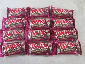 lot 296 image: (B-1) 12 Twix Cookie Dough Cookie Bars Past Date