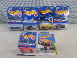 lot 297 image: (BSB) Assorted Hot Wheels in Packaging
