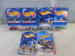 lot 299 image: (BSB) Assorted Hot Wheels in Packaging