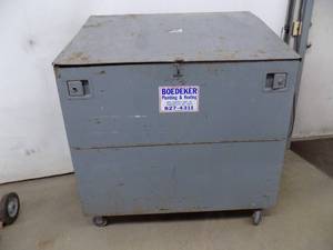 lot 1 image: Job Box on Casters