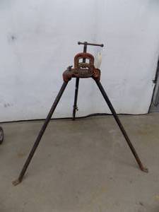 lot 4 image: Ridcid Tri Stand No 40