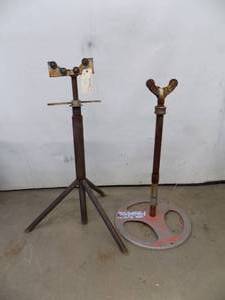 lot 34 image: 2 - Large adjustable stands