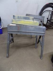 lot 36 image: 4 - Folding saw horses