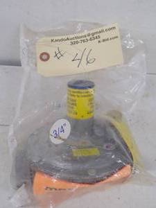 lot 46 image: Maxitrol 34 Gas line regulator ( New)