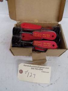 lot 129 image: Fitting Brushes 1 14 ID