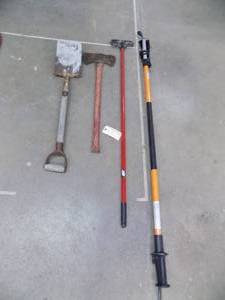 lot 139 image: Lawn - n - garden, Axe, Shovel, Handles