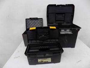 lot 101 image: 3 Plastic tool boxestotes