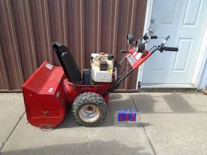 Vintage Snapper 1030 heavy duty snow blower. Runs great. Tested & works. Good used condition. As shown.