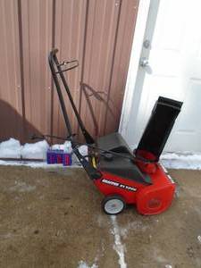 Snapper 5 hp snow thrower. Used condition. Tested & works. As shown.