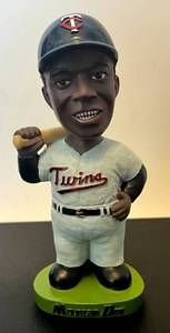 lot 165 image: Tony Oliva Bobblehead Minnesota Twins Baseball