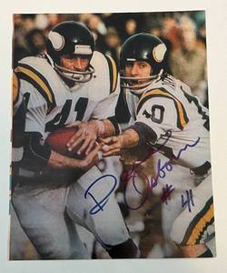 lot 194 image: Dave Osborn Signed 8x10 Photo Minnesota Vikings Football