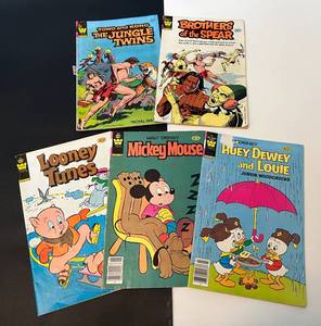 lot 209 image: Whitman 5 1980s Comic Book Lot - Looney Tunes, Walt Disney Mickey Mouse, Huey, Dewey, and Louis, Borthers of the Spear, and Tono and Kono The Jungle Twins - Vintage