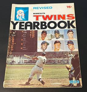 lot 222 image: 1969 Minnesota Twins Yearbook Magazine Baseball