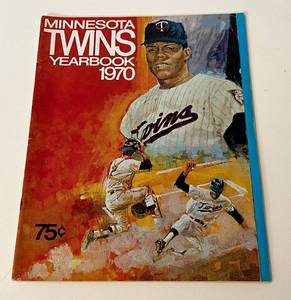 lot 236 image: 1970 Minnesota Twins Yearbook Magazine, Baseball