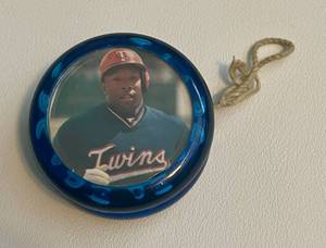 lot 185A image: Kirby Puckett and Jose Canseco Vintage Baseball Yoyo Minnesota Twins