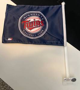 lot 195A image: Minnesota Twins Baseball Flag For Car Window