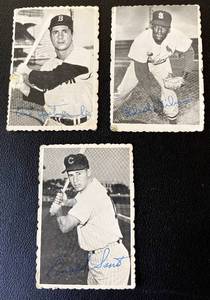 lot 77 image: 1969 Topps Deckle Edge 3 Star Card Lot - #4 Carl Yastrzemski, #19 Ron Santo and #29 Bob Gibson Vintage Baseball Cards