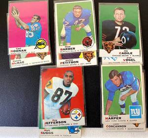 lot 177B image: 1969 Topps Football 10 Card Vintage Lot