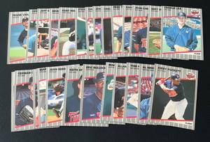 lot 240 image: 1989 Fleer Minnesota Twins 26 Card Set with Kirby Puckett