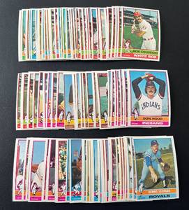 lot 30D image: (100) 1976 Topps Baseball Vintage Card Lot - Nice cards