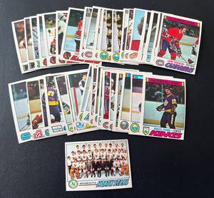 lot 31D image: (40) 1977-78 Topps Hockey Vintage Lot - Nice Cards w Stars
