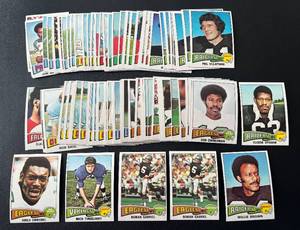 lot 32D image: (100) 1975 Topps Football Vintage Lot wstars - Nice Cards