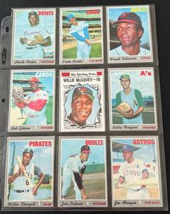 lot 8D image: 1970 Topps BIG STARS HOF (9) Card Lot - Aaron, Banks, Robinson