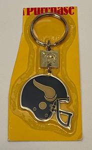 lot 202A image: Minnesota Vikings Vintage Retro Camel Tobacco Keychain - Football