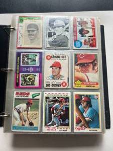 lot 9D image: Pete Rose Binder - 250 Cards 1968-1989, Photos, Magazines, etc. - Vintage Baseball