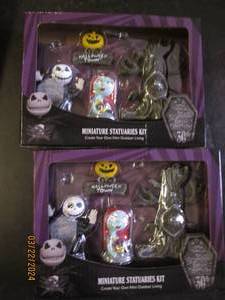 2 miniature statuaries kits