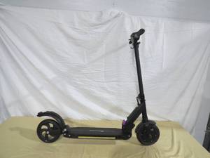 lot 17 image: Evercross EV08E Electric Scooter, 8 Solid Tires - Does Not Power on