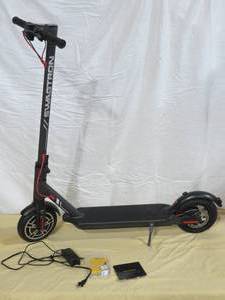 lot 12 image: SWAGTRON Swagger 5 Portable and Foldable Electric Scooter 18 MPH SG-5 - Does Not Power On
