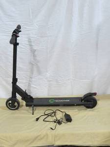 lot 13 image: M Scooter - E Scooter S1 - For Repair Does Not Power on
