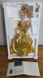 lot LBR203 image: Gold Sensation Porcelain Barbie