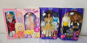 lot LBR211 image: Vintage Boxed Dolls - Beauty & Beast, Dolly Parton, Peaches Pretty