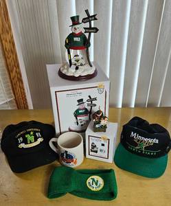 lot KIT06 image: North StarsMN Wild Hockey Bundle