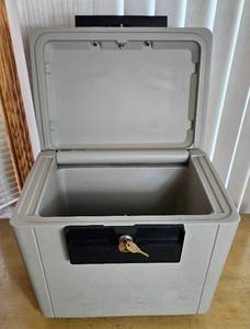 lot KIT11 image: Sentry 1170 Fire Safe